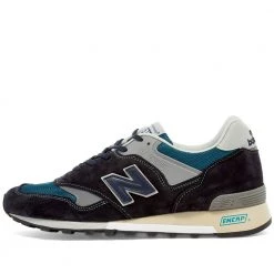 New Balance Sneakers Black
