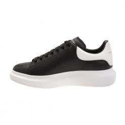 Alexander McQueen Oversized Sneaker Black 7 Alexander McQueen Oversized Sneaker Black -Tilbud miinto Butikk unnamed file 3960